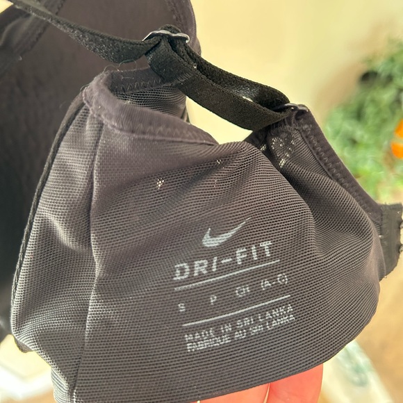 Nike Dri-Fit Sports Bra - Picture 7 of 7